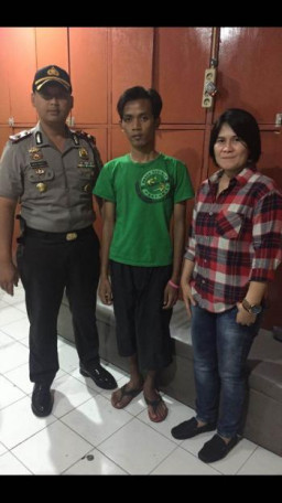 Tanpa Sebab Johan (27) Aniaya Wanita, Akibatnya Dwi Ayu Lestari (19) Matanya Bengkak.