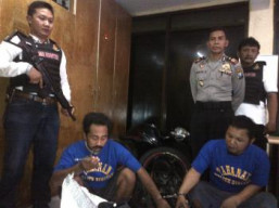 Montir Motor Nyambi Maling, Lagi Asyik Mrotoli Spare Part di Borgol Petugas