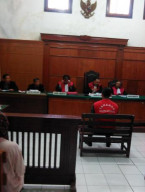 Driver Lamborghini, SMS Pacar Saat Mengemudi