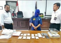BNNP Jatim Amankan 1kg Sabu Di Rumah Kos Wonorejo Surabaya