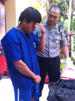 Apes, Curi  Tas Tak Berharga, Maling asal Kapas Baru ditangkap 