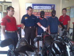 Menyaru Jadi Tukang Cat, 2 Pencuri R2 di Tahan Polsek Lakarsantri