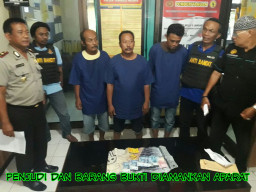 Asyik Main Judi, 3 Warga Sememi Benowo  di Tangkap
