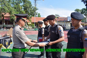 Berhasil Ungkap Miras, 5 Anggota Shabara Dapat Reward Dari Kapolres Bondowoso.