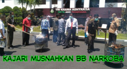 Kajari Bondowoso Musnahkan BB Narkoba 