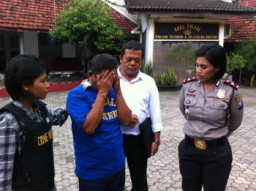 Spesialis Pencuri di Gerbong Kereta Api Ternyata Kakek-Kakek