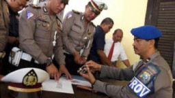  Propam Polres Pasuruan Lakukan Pemeriksaan Senpi Anggota 