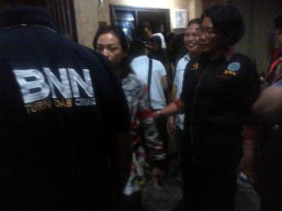 Kos Mewah Petemon 4 Dirazia BNNK Surabaya, 2 Pria 6 Wanita Positif Pengguna Narkoba