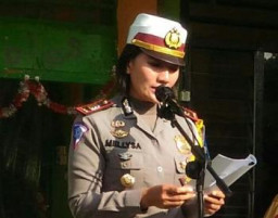AKP Mellysa Amalia, S.H., S.I.K Sampaikan Hasil Operasi Simpatik Semeru 2017 