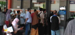 Kurang Sosialisasi, Penumpang Kereta Api Ngomel Tidak Dapat Tiket