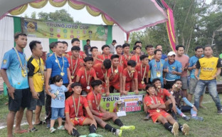 Pantura FC Juara 1 Dalam Gelaran Tournament Sepak Bola Trunojo Cup Sampang
