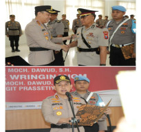 Kapolres Pimpin Sertijab Kapolsek Wringinanom dan Balongpanggang