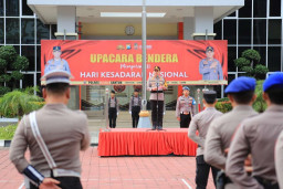 Peringati Hari Kesadaran Nasional, Polres Gresik Gelar Upacara Bendera