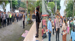 Beri Rasa Aman, Polres Gresik Gelar Pengamanan Pawai Ogoh-Ogoh di Menganti Gresik