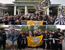 Bulan Ramadhan, Pendekar Terate dan Winongo Benjeng Berbagi Takjil Bersama