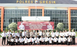 Polres Gresik Apresiasi Anggota Berprestasi Langsung Diberi Penghargaan