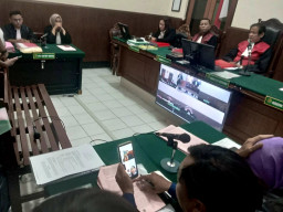 Satpam Curi dan Edarkan 24.000 Pil Koplo, Surya Putra Dihukum 38 Bulan Bui, Dwi Luki Dihukum 42 Bulan Bui