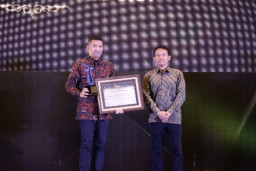 Berhasil Jaga Kamtibmas Selama Pemilu, Kapolres Gresik Raih Penghargaan Radar Surabaya Awards 2024