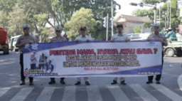 Operasi Patuh Semeru 2024, Satlantas Polres Gresik Bagikan Himbauan dan Sosialisasi Keselamatan Berlalu Lintas