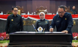 Pemprov – DPRD Jatim Setujui Bersama Nota Perubahan KUA PPAS APBD 2024