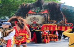 Momentum HUT RI ke-79 Kecamatan Banyuates Gelar Karnaval Budaya, PSHT Ranting Tampilkan Reog Ponorogo