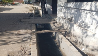 Terkesan Asal Pasang, Pekerjaan Saluran U-Ditch Medokan Timur IIA Layak Diperiksa