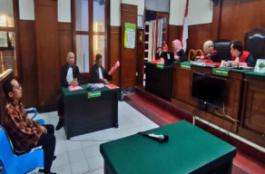 Perkara Penipuan Jual Beli Kayu, Ajukan Surat Damai, Sidang Vonis Terdakwa Wasito Nawikharta Ditunda Hakim