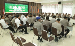 Kapolres Gresik Tegaskan kepada Anggota Pentingnya Menjaga Marwah Kepolisian Melalui Program Positif di Wilayah