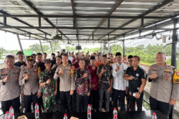 Polres Gresik Tingkatkan Keamanan dan Ketertiban Melalui Jum'at Curhat Bersama Warga Duduksampeyan