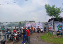 Ribuan Massa Aliansi Anti Mafia Jatim Menghadang, PN Sidoarjo Batalkan Eksekusi Tanah di Tambak Oso