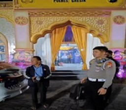 Tak Mendapatkan Bus di Terminal, Jariman Dibantu Polres Gresik Pulang Kampung Hingga Sampai Tujuan
