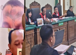 Jalani Sidang Perdana Penusukan pada Korbannya dengan Pisau, Wahyu Eka Didakwa Percobaan Pembunuhan