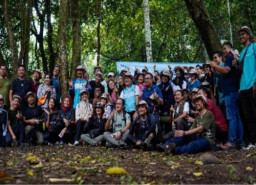 Awali ESG Journey Bersama Customer, TPS Adakan Fun Trekking