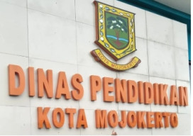 Dugaan Mark-up Kain Seragam Disdikbud Mojokerto (4) Kepala Dinas Pilih Sikap Bungkam