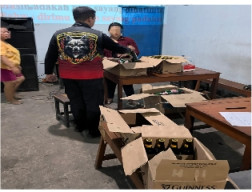Bukti Keseriusan Polres Gresik Jaga Ketertiban Umum, 171 Botol Diamankan Dalam Penggerebekan Penjual Miras di Driyorejo