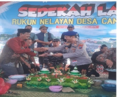 Bentuk Rasa Syukur dan Karunia Tuhan, Warga Desa Campurejo Gelar Petik Laut