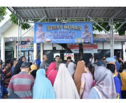 Sambut HUT Ke-70 Lalu Lintas Bhayangkara, Polres Gresik Gelar Donor Darah dan Pasar Murah Bagi Masyarakat