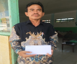 Kontroversial ! PJ Kades Desa Tlageh Tiba-tiba Pecat Kasun, Warga Surati Camat Banyuates