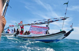 Heboh ! PNPM Demo Eksplorasi Perusahaan Malaysia Petronas di Laut Utara Madura