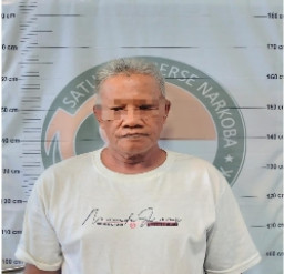 Satresnarkoba Polres Gresik Bekuk Kakek 63 Tahun Serta Amankan Sembilan Klip Sabu