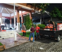 Ratusan Rumah Rusak Diterjang Puting Beliung, Polres Gresik dan BPBD Sigap Bantu Warga