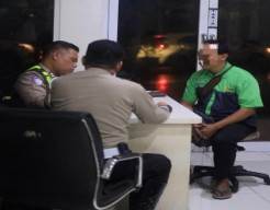 Satlantas Polres Gresik Tindak Tegas Sopir Bus Trans Jatim Ugal-ugalan di Jalan Protokol