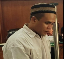 Jual 8 Butir Pil Ekstacy di Pelabuhan Kalimas, Salamon Dihukum 5 Tahun 3 Bulan Penjara, Denda Rp400 Juta