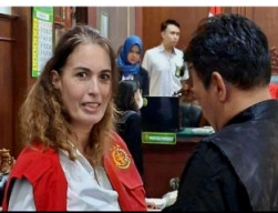 WNA Asal Belanda Terbukti Kuasai Narkoba Jenis Kokain dan DMT, Kitty Van Riemsdijk Divonis 5 Tahun Penjara