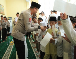 Polres Gresik Gelar Binrohtal dan Santuni Anak Yatim, Peringati Isra Mi'raj 1447 H