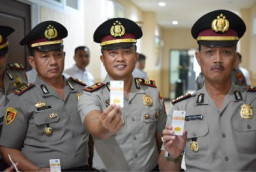 Polres Gresik Gelar Tes Urine Personel, Pastikan Anggota Bebas Narkoba
