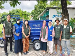 Tunjukkan Komitmen Dalam Dukung ESG, TPS Serahkan Kendaraan Operasional Bank Sampah 