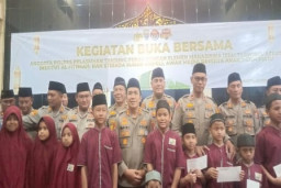 Kapolres Tanjung Perak Surabaya Gelar Buka Puasa Bersama Mahasiswa dan Anak Yatim