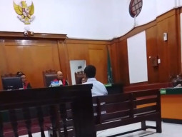 Dakwaan JPU Dinilai Cacat Hukum, Kuasa Hukum Terdakwa Kasus Penganiayaan di Surabaya Ajukan Eksepsi