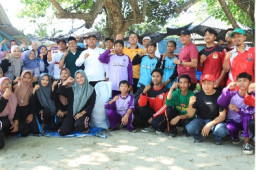 Dukung Program Presiden Prabowo, Forkopimda Gresik Gelar Aksi Bersih Pantai Dalegan